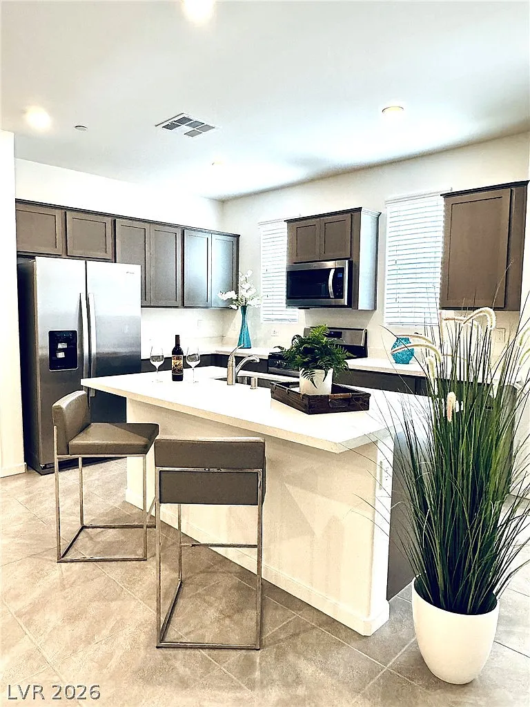3 bed, 2.0 bath, 1255 sqft, $1,895 — Photo 4