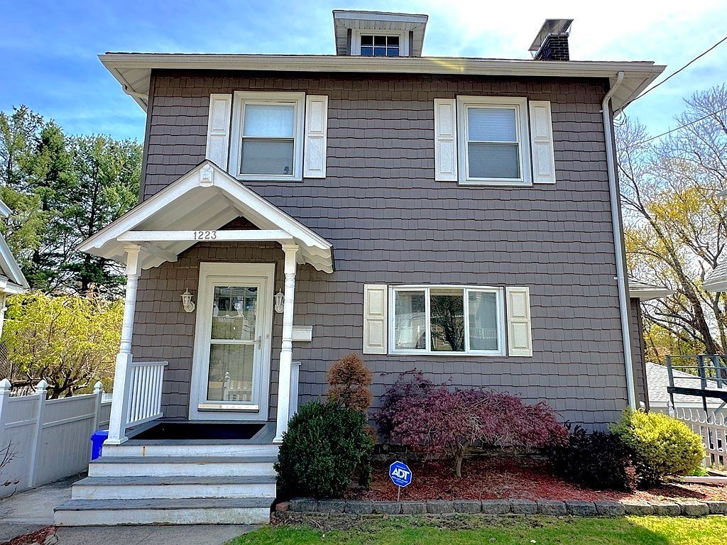 1223 Salem St, Malden, MA 02148 Zillow