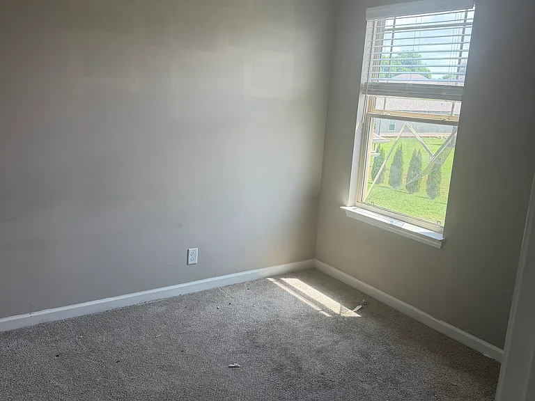 2324 Shafer Dr — Photo 6