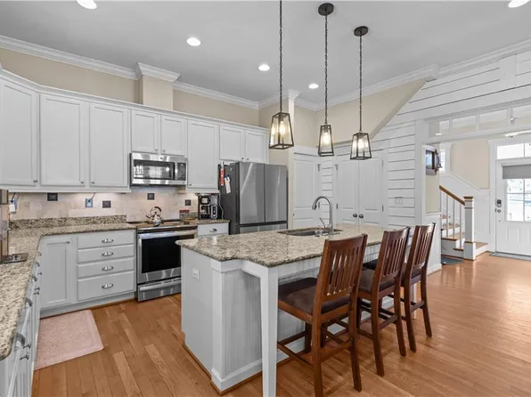 1844 Rockwood Dr, Chesapeake, VA 23323