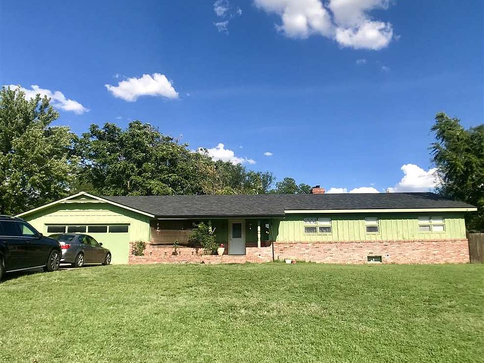 1st image of 1810 Manor Dr