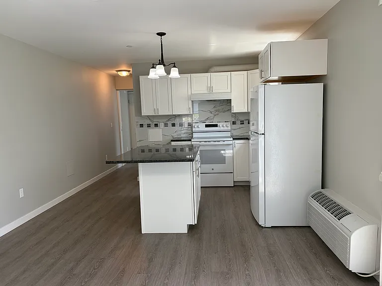 30-32 Osborne St #2 — Photo 13
