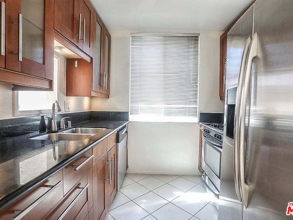1st image of 856 N Van Ness Ave APT 2
