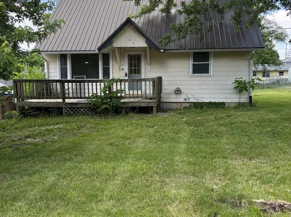 921 Cedar St, Milan, MO 63556