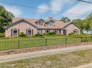 2574 Bryn Mawr Ave, Biloxi, MS 39531