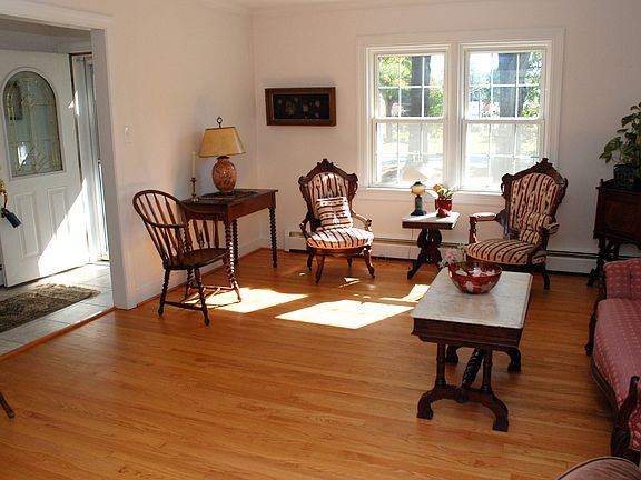 Beautiful Hardwood Flrs 