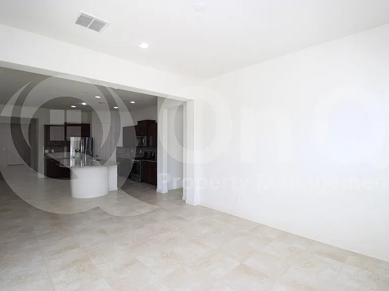 1863 E Canyon Way — Photo 7
