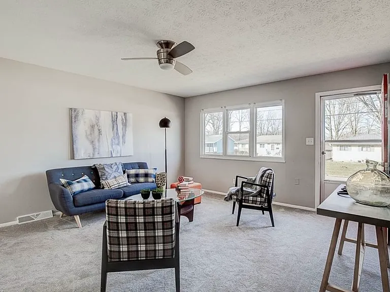 367 Ellen Ave — Photo 4