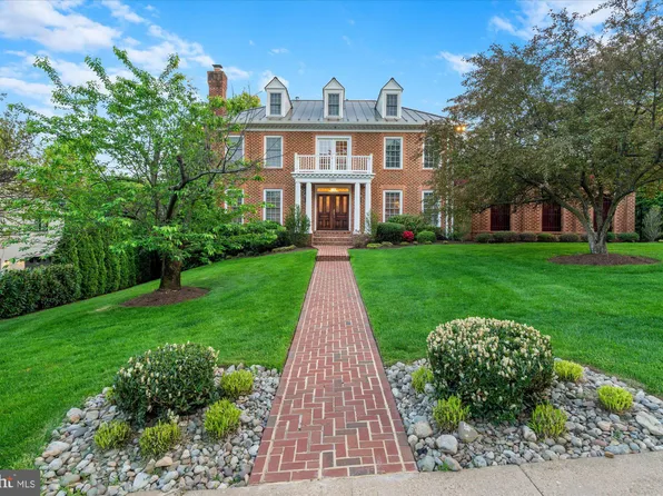 1402 Trinity Dr, Alexandria, VA 22314