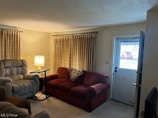 3rd image of 794 E Archwood Ave