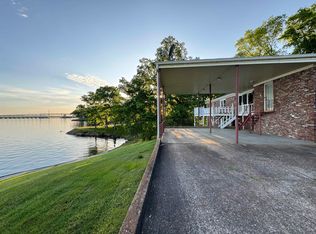 753 E Lakeside Dr, Florence, AL 35630