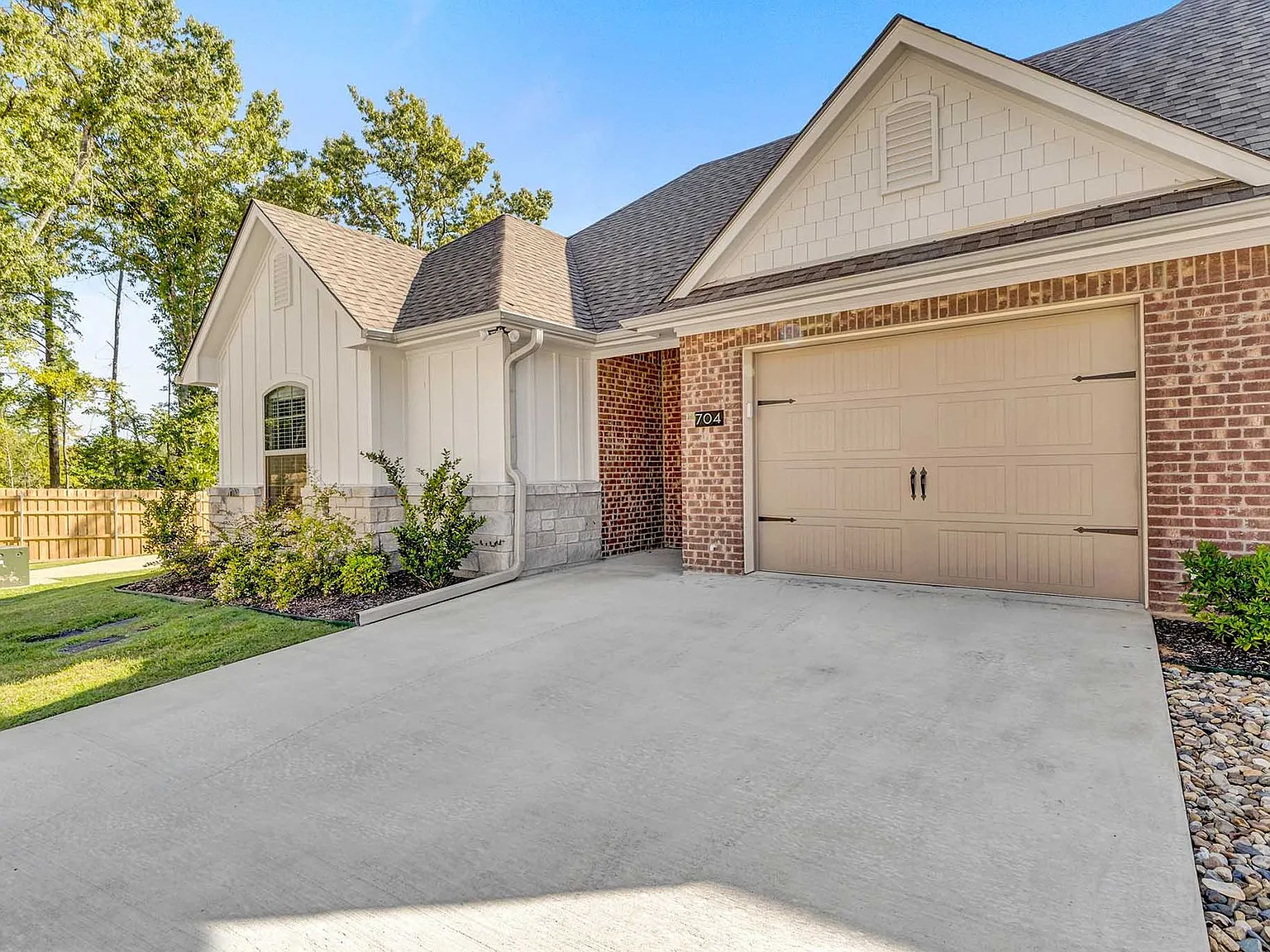Eagles Crest Townhomes - CATCH OUR SUMMER SPECIAL! — Photo 4