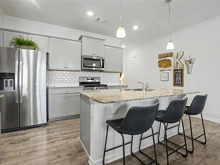 723 Woodstock Grove Dr — Photo 16