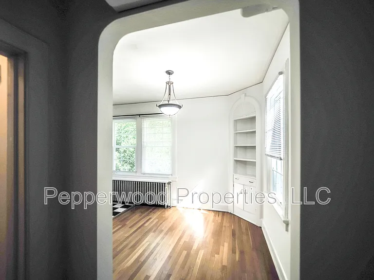 519 E Main St #3 — Photo 7