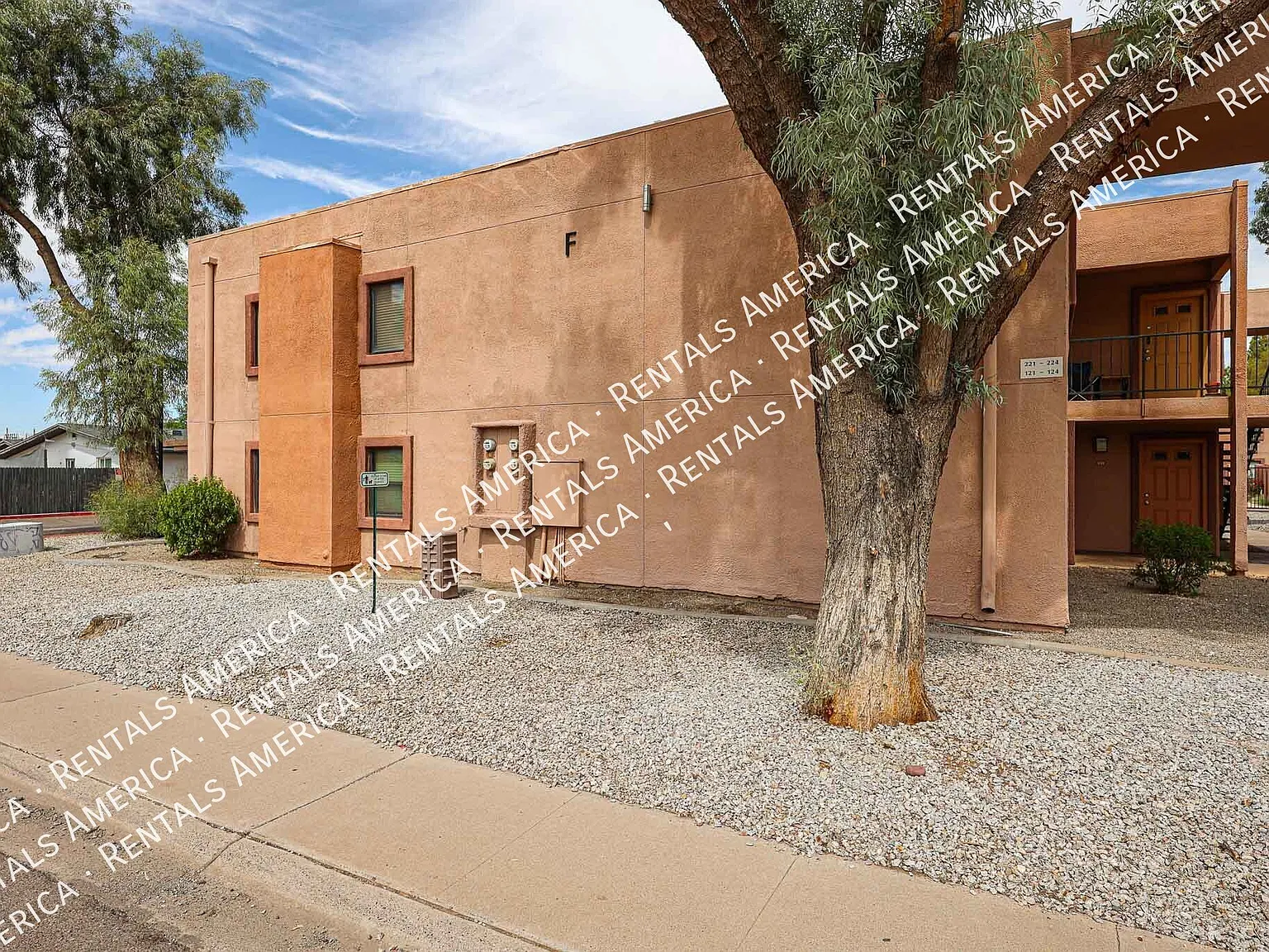 1 bedroom with washer and dryer! — Photo 2
