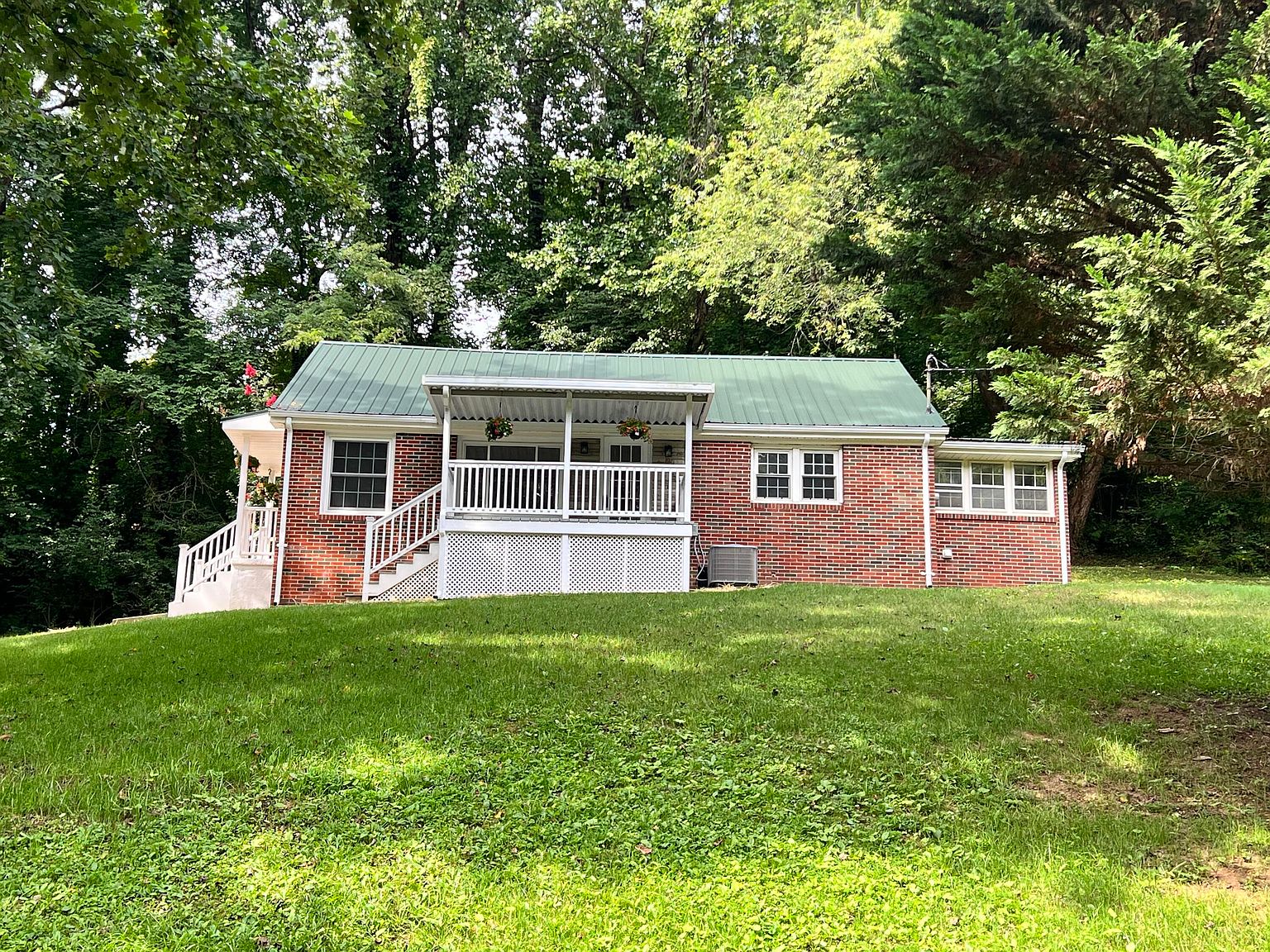 137 Captain Ave, Elizabethton, TN 37643 MLS 9955914 Zillow