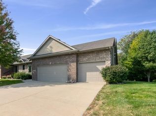 15511 Oakwood Dr, Urbandale, IA 50323