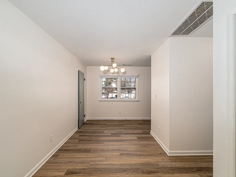 Bayview Apartments — Photo 43