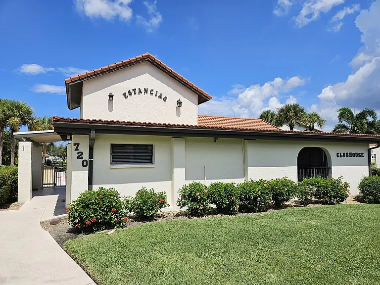 764 Avenida Estancia #206-B — Photo 44
