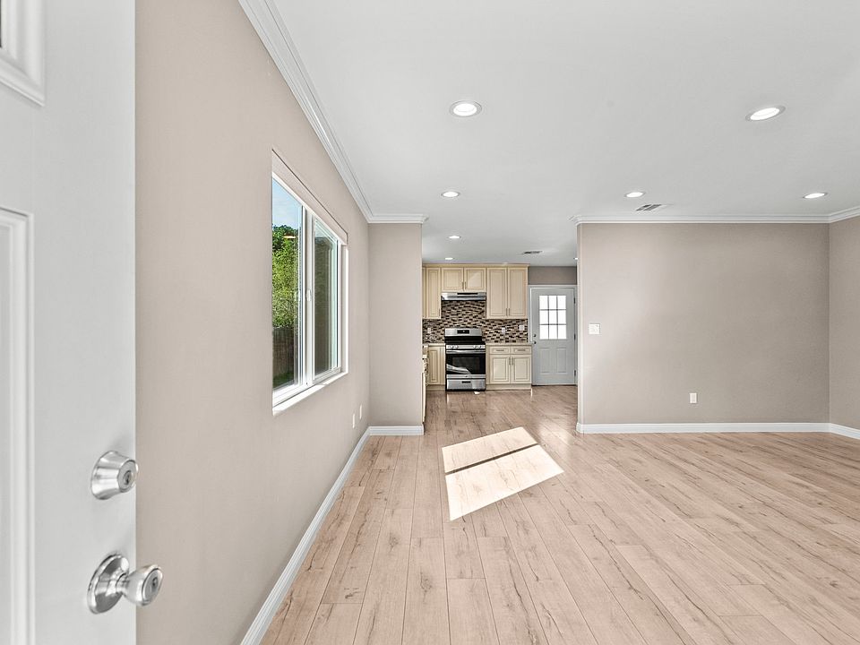 1st image of 6717 Cedros Ave