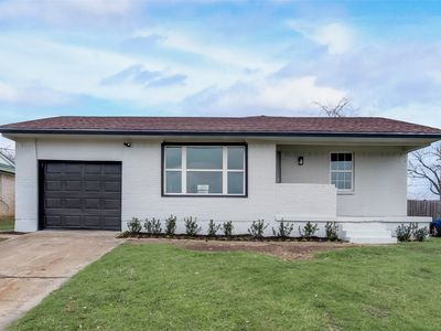 921 Tuskegee St, Grand Prairie, TX, 75051