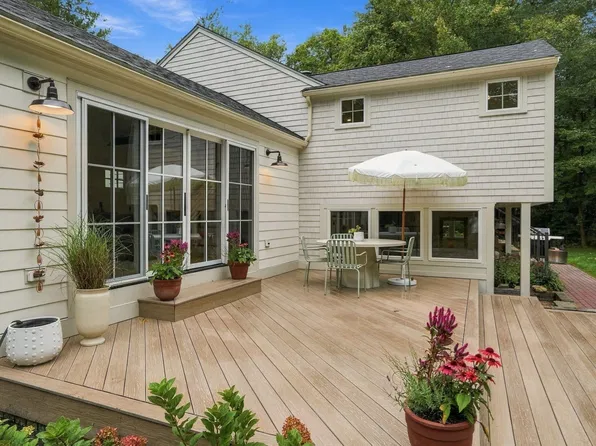 615 Franklin St, Duxbury, MA 02332