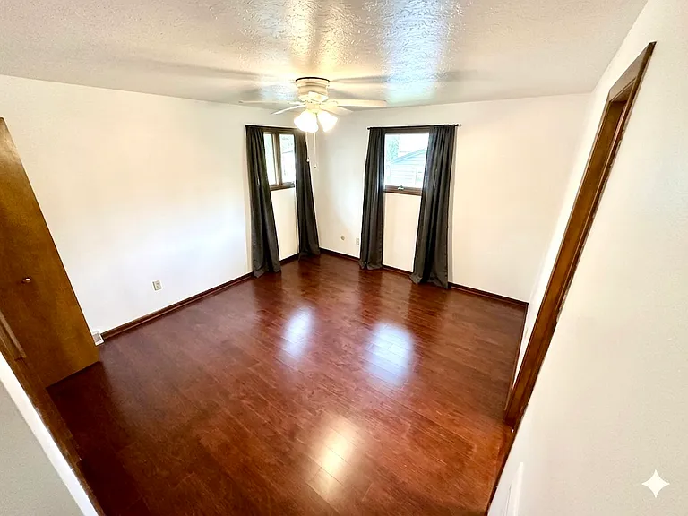 5910 Som Center Rd — Photo 17