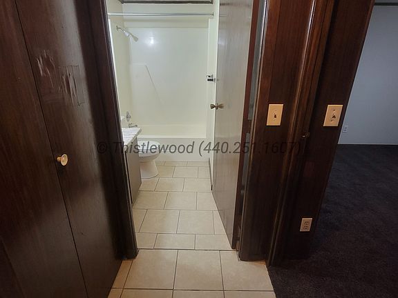 4th image of 1932 Thistlewood Ct #5