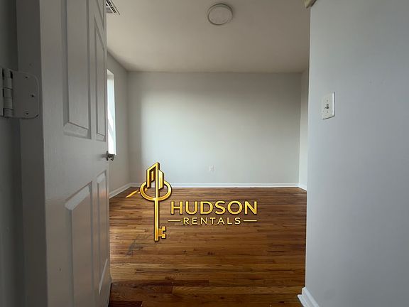 2nd image of 162 Bergen Ave APT 3B
