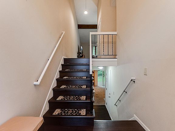 3rd image of 5319 Hyland Pl