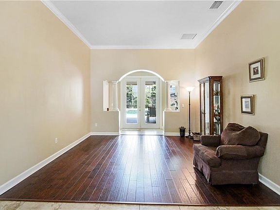 4th image of 632 Duff Dr