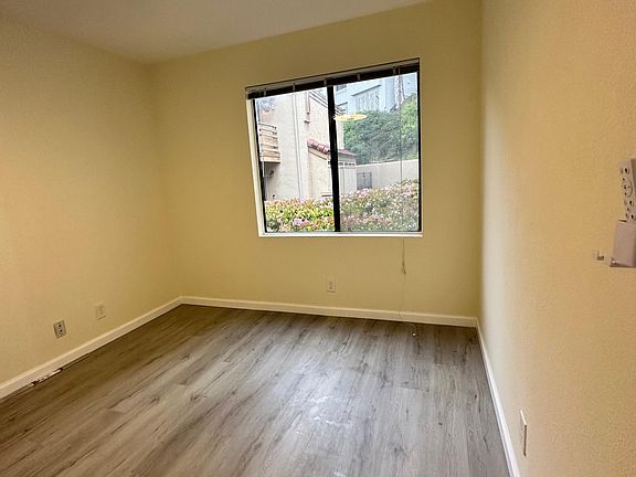 5th image of 9925 Scripps Westview Way Unit 121