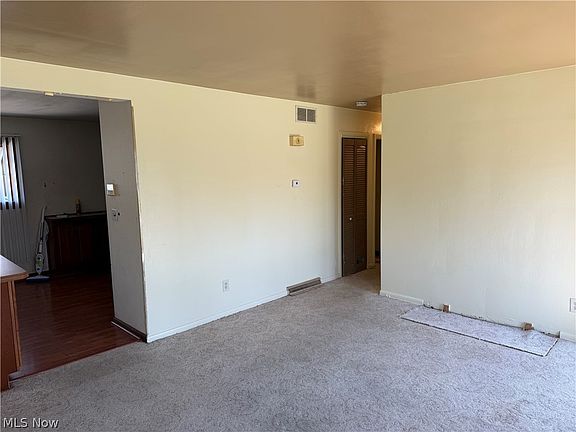 5th image of 2860 Linda Dr NW