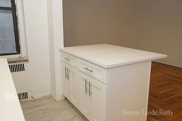 Rented by Norman Raindel, LREB | media 11