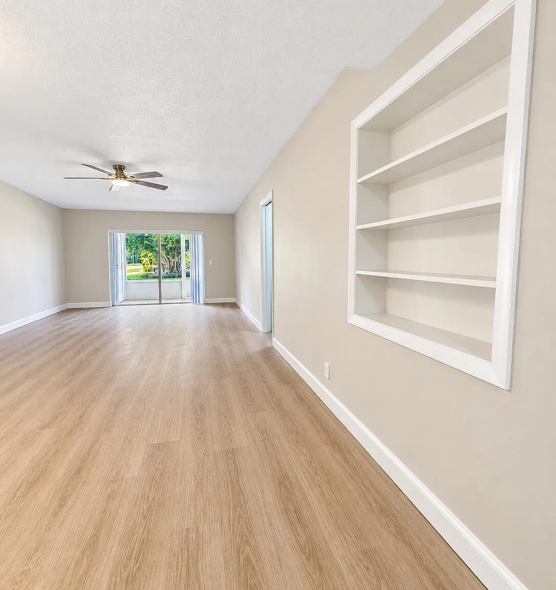 2 bed, 2.0 bath, 886 sqft, $2,295 — Photo 4