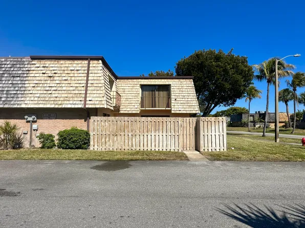 230 Lake Arbor Dr, Palm Springs, FL 33461