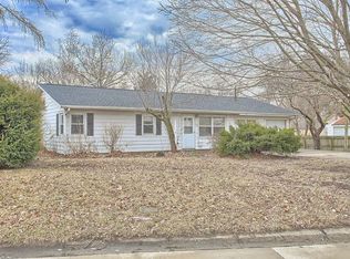 1221 Thomas Dr, Champaign, IL 61821