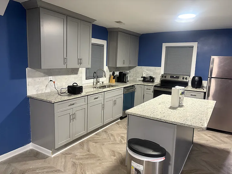537 W Lake Ave NW #A — Photo 1