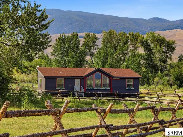1119 Highway 28, Salmon, ID 83467