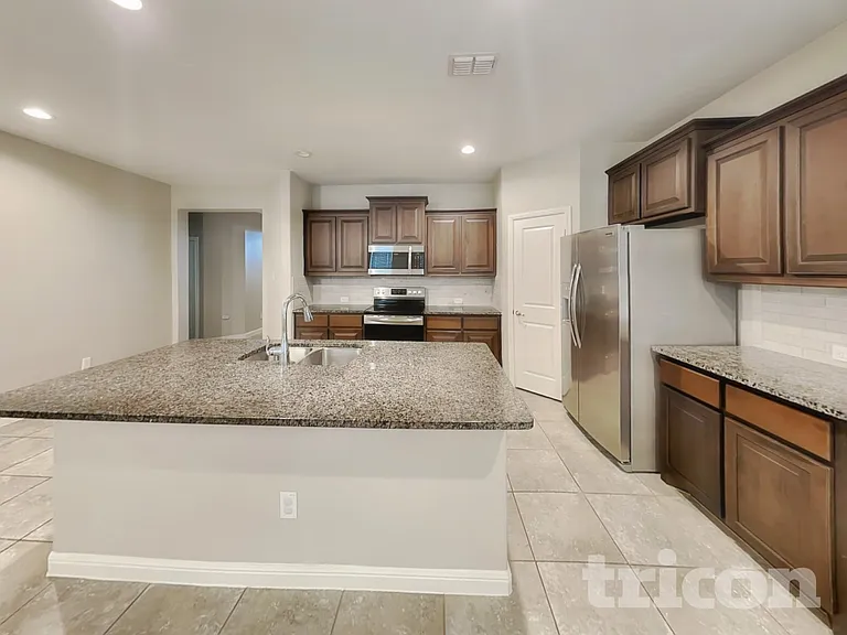 162 Colter Dr — Photo 5