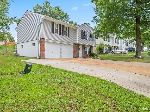 2nd image of 3152 Pinebrook Dr