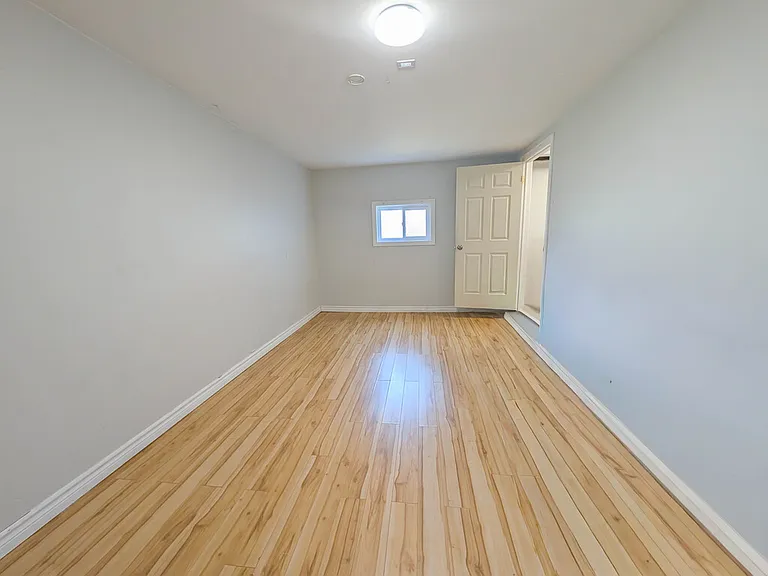 105 Tupper Dr — Photo 23