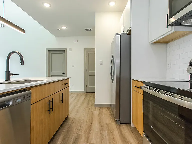 4001 Roseland Ave — Photo 84