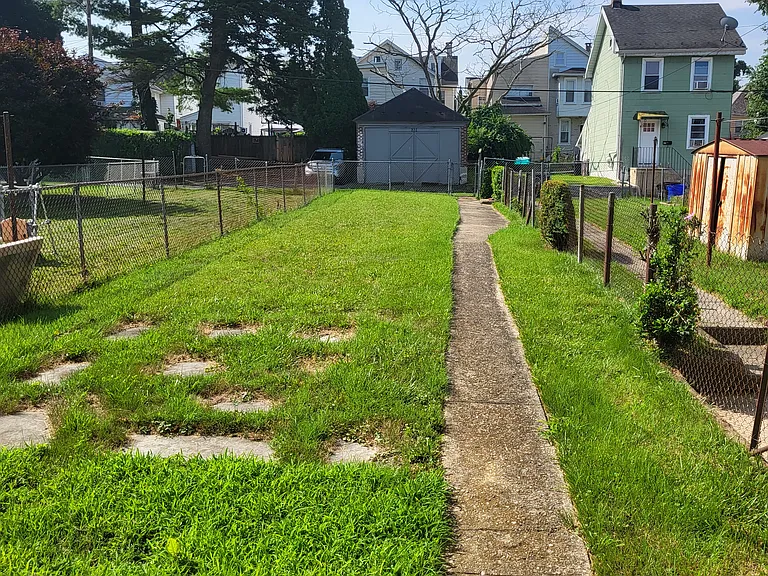 830 W Wilkes Barre St — Photo 12