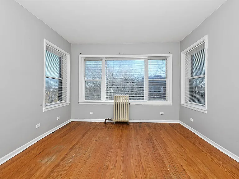 6200 S Albany Ave — Photo 6