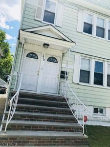 210 E 9th Ave, Roselle, NJ, 07203