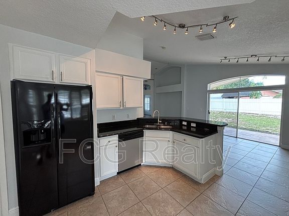 2nd image of 130 Cedarpark Ln