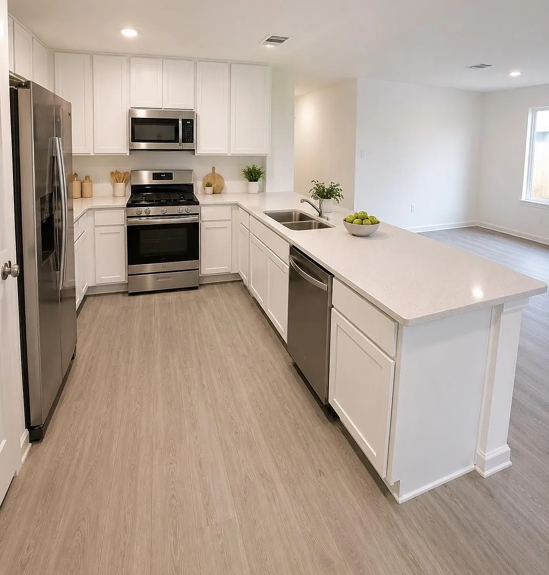 4 bed, 2.0 bath, $1,800 — Photo 4