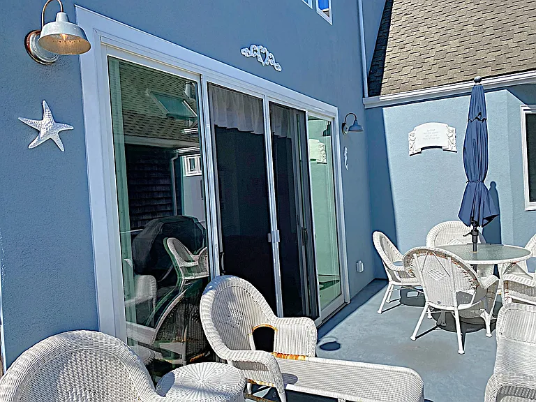 Delightful Deck Refurbished w/New Sliding Door