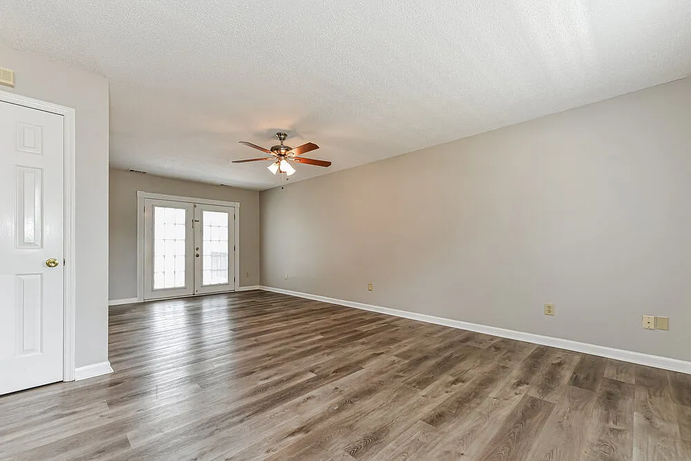 3 bed, 2.0 bath, 1732 sqft, $2,220 — Photo 4